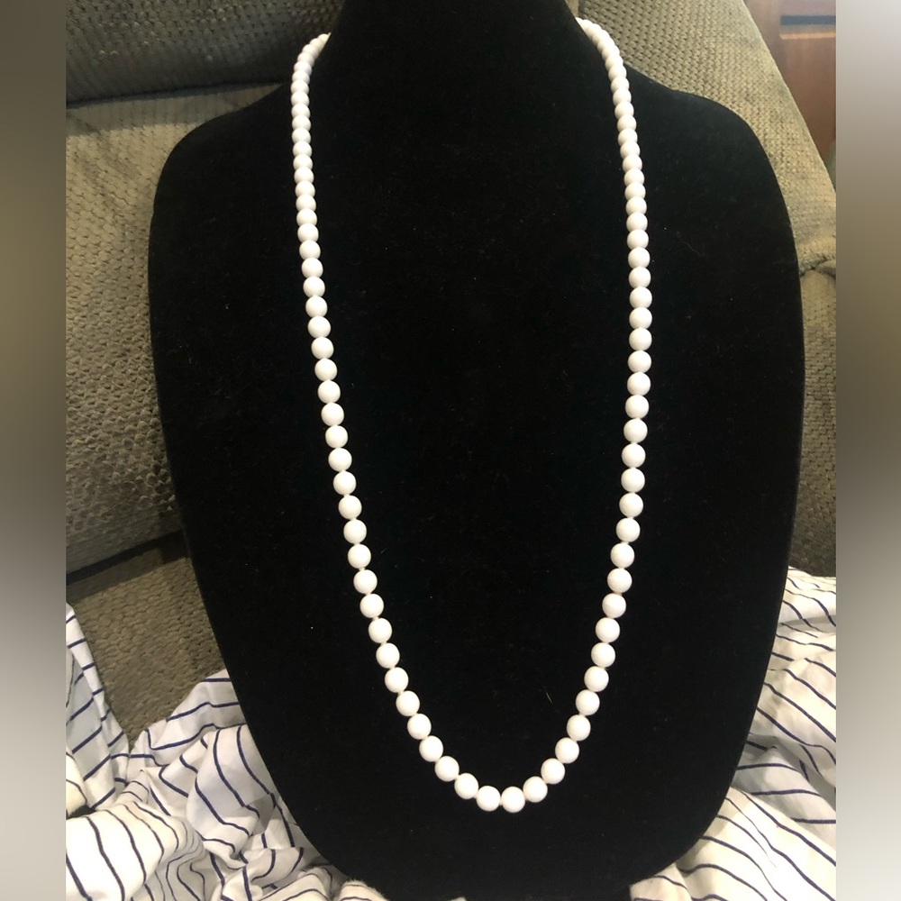 Rare Milk Glass Beads Classic Vintage jewellery knotted Necklace strand - Picture 6 of 14